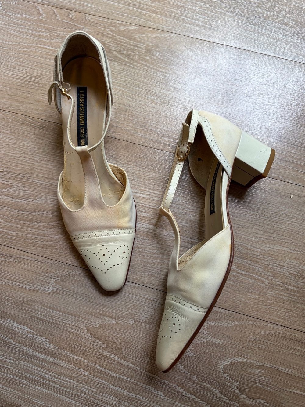 Vintage Larry Stuart T-Strap Low Block Heel Pumps in Cream